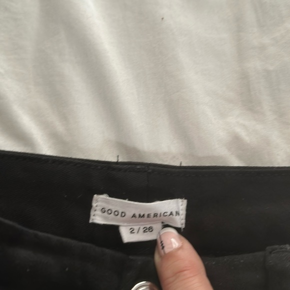 GOOD AMERICAN SIZE 2 BLACK STRAIGHT JEANS - Picture 2 of 3